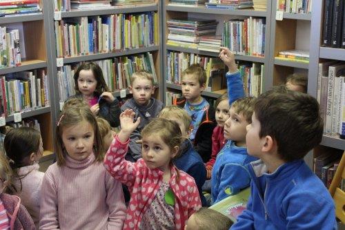 Pohádkové čtení v MŠ, návštěva místní knihovny 7  