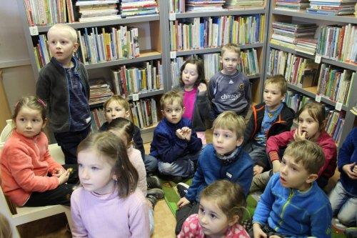 Pohádkové čtení v MŠ, návštěva místní knihovny 8  
