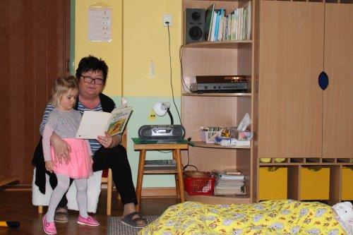 Pohádkové čtení v MŠ s babičkami 20  