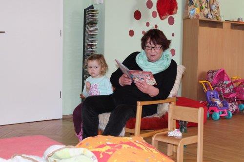 Pohádkové čtení v MŠ s babičkami 11  