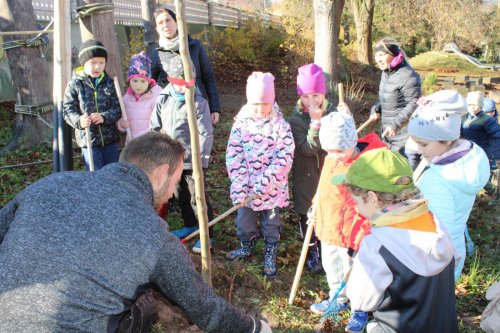 Zamykání zahrady se skřítkem Podzimníčkem. 2  