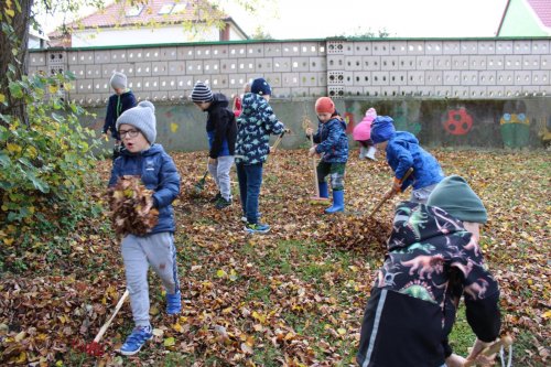 Zamykání zahrady se skřítkem Podzimníčkem 4  