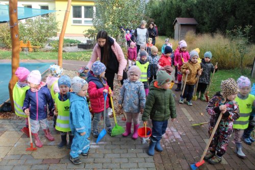 Zamykání zahrady se skřítkem Podzimníčkem 18  