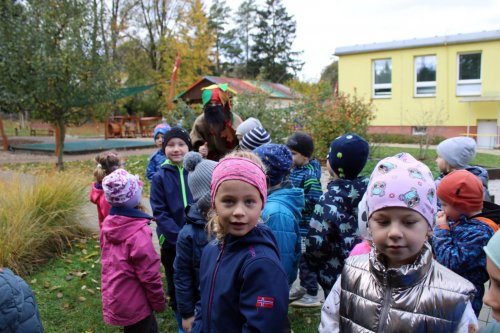 Zamykání zahrady se skřítkem Podzimníčkem 7  