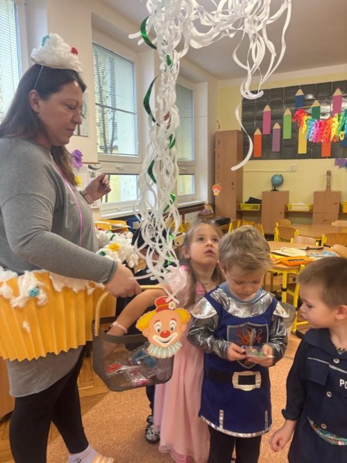 KARNEVALOVÝ TÝDEN 21  