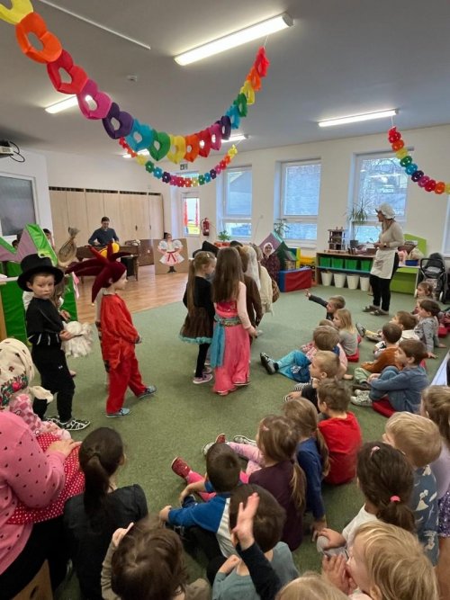 FAŠANK VE ŠKOLCE 33  