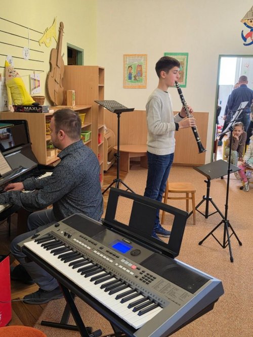 KONCERT ŽÁKŮ A UČITELŮ ZUŠ BORŠICE V MATEŘSKÉ ŠKOLE 7  