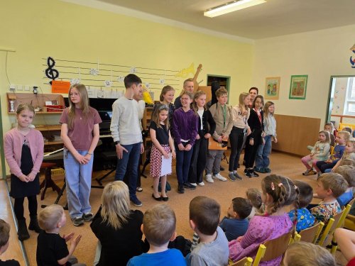 KONCERT ŽÁKŮ A UČITELŮ ZUŠ BORŠICE V MATEŘSKÉ ŠKOLE 25  