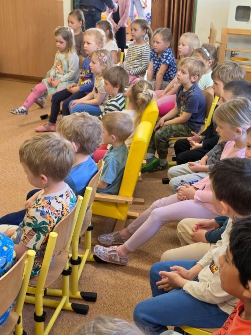 KONCERT ŽÁKŮ A UČITELŮ ZUŠ BORŠICE V MATEŘSKÉ ŠKOLE 4  